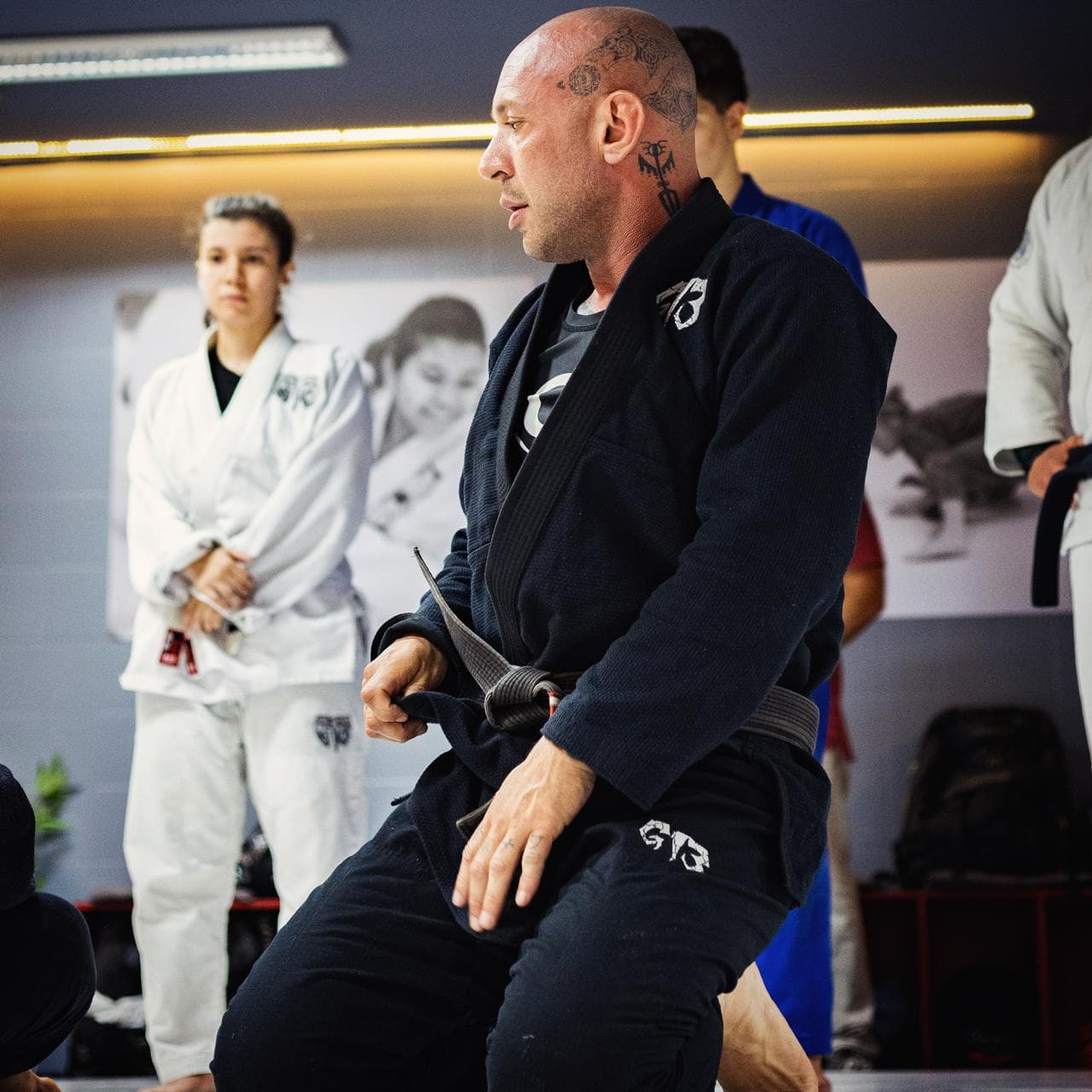 Instrutor do The Black Studio durante treino de Jiu-Jitsu